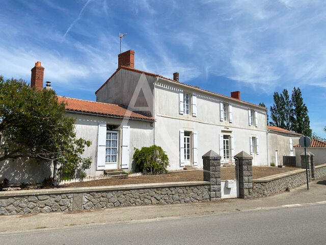 Maison - 250 m² - 9 pièces