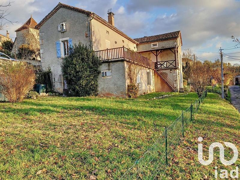 Maison - 231 m² - 9 pièces