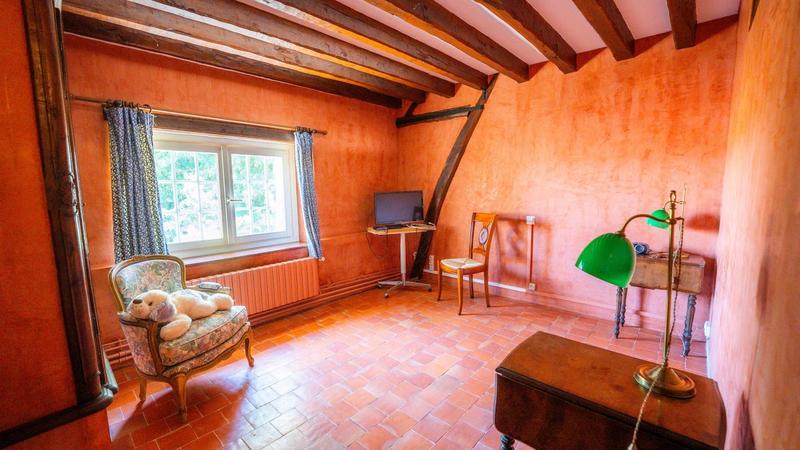 Maison - 660 m² - 16 pièces