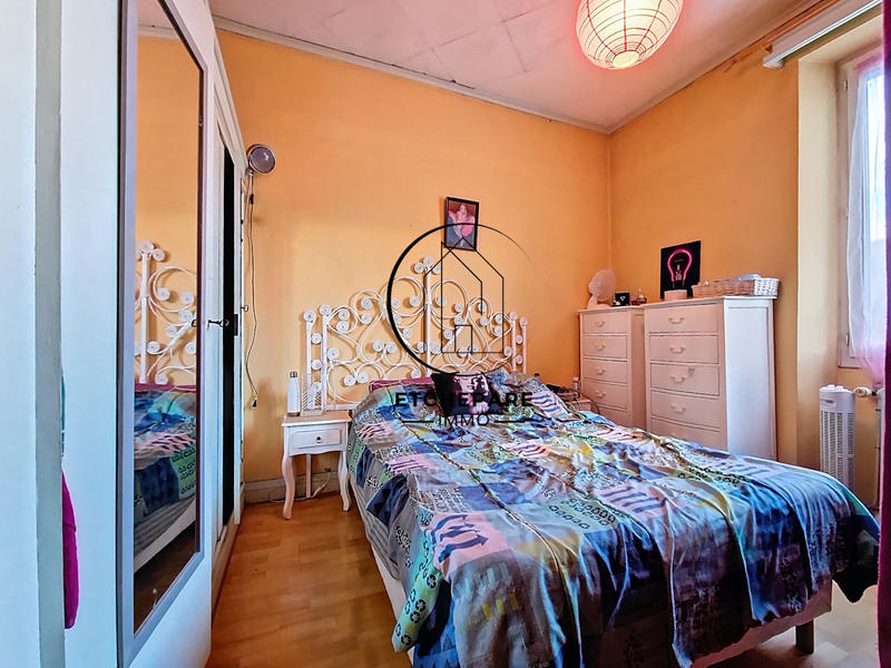 Maison - 218 m² - 7 pièces