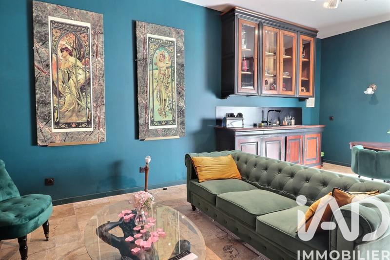 Maison - 252 m² - 8 pièces