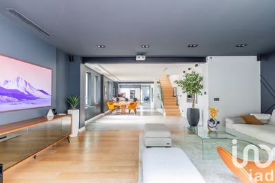 Maison - 180 m² - 5 pièces