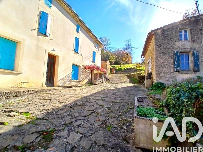 Maison - 300 m² - 11 pièces