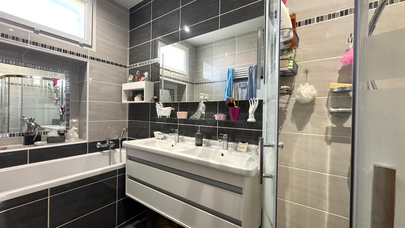 Appartement - 105 m² - 4 pièces