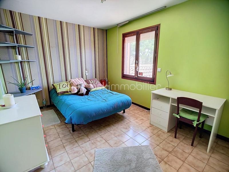 Pavillon - 160 m² - 5 pièces