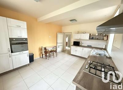 Maison - 200 m² - 7 pièces