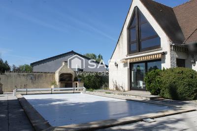 Maison - 204 m² - 6 pièces