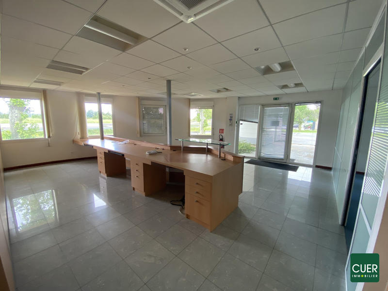 Local commercial - 209 m² - 5 pièces