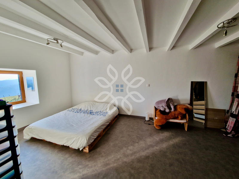 Propriété - 125 m² - 8 pièces