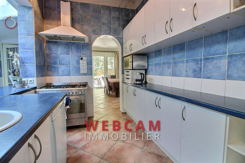 Maison - 210 m² - 8 pièces