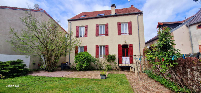 Maison - 235 m² - 7 pièces