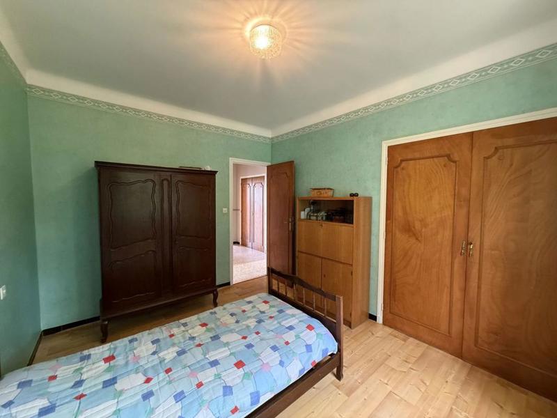 Propriété - 223 m² - 6 pièces