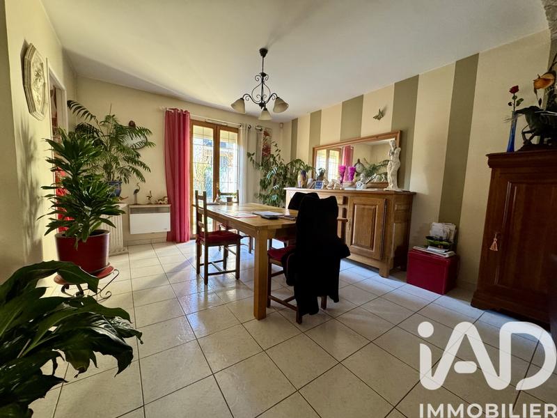 Maison - 93 m² - 5 pièces