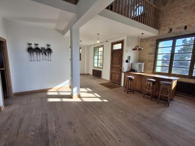 Maison traditionnelle - 160 m² - 6 pièces