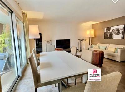 Appartement - 90 m² - 4 pièces