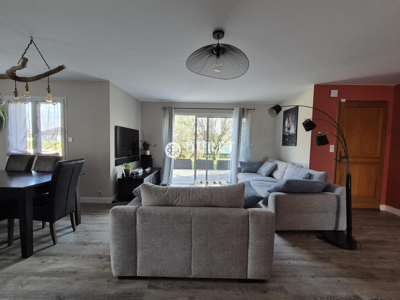 Maison - 163 m² - 8 pièces