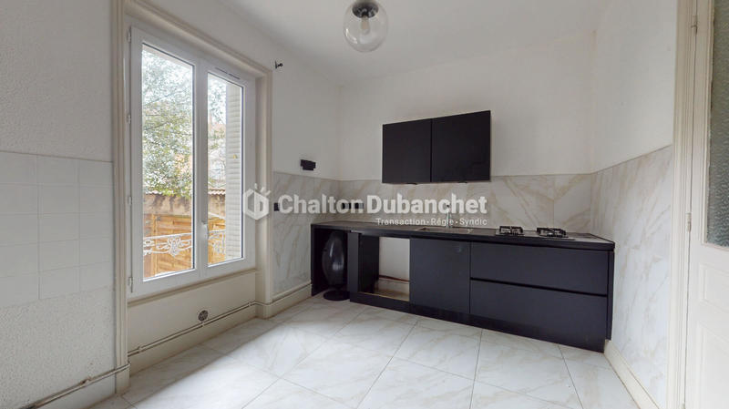 Appartement - 85 m² - 3 pièces