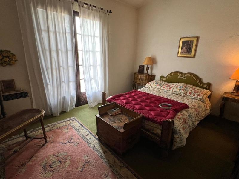 Maison - 300 m² - 6 pièces