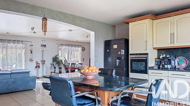 Maison - 250 m² - 7 pièces