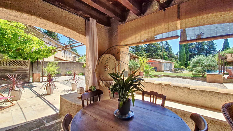 Maison - 450 m² - 19 pièces