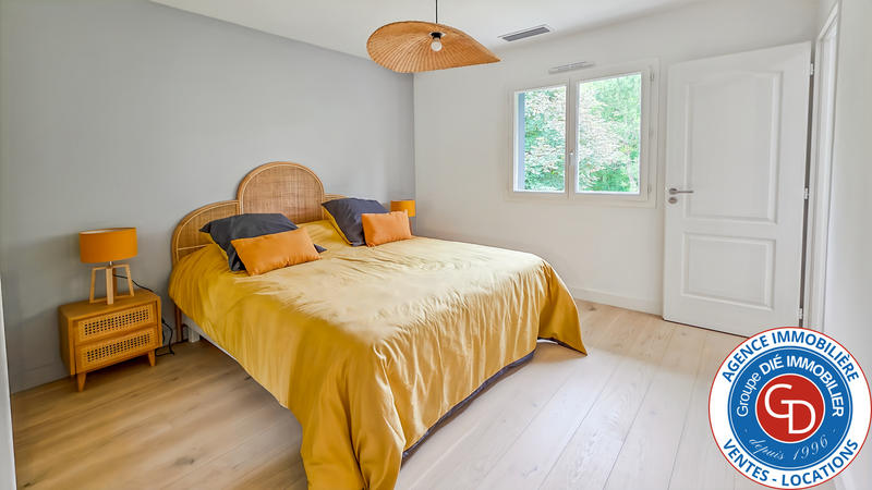 Maison - 200 m² - 6 pièces