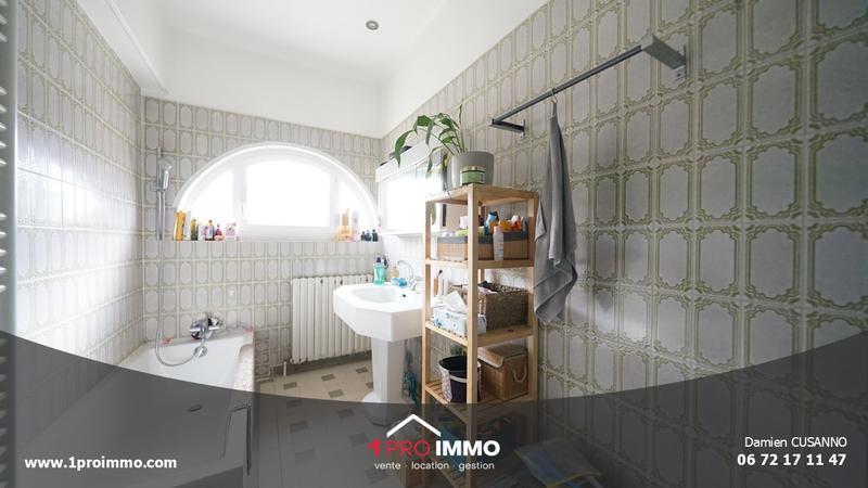 Maison - 202 m² - 5 pièces