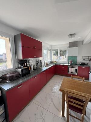 Maison - 182 m² - 9 pièces