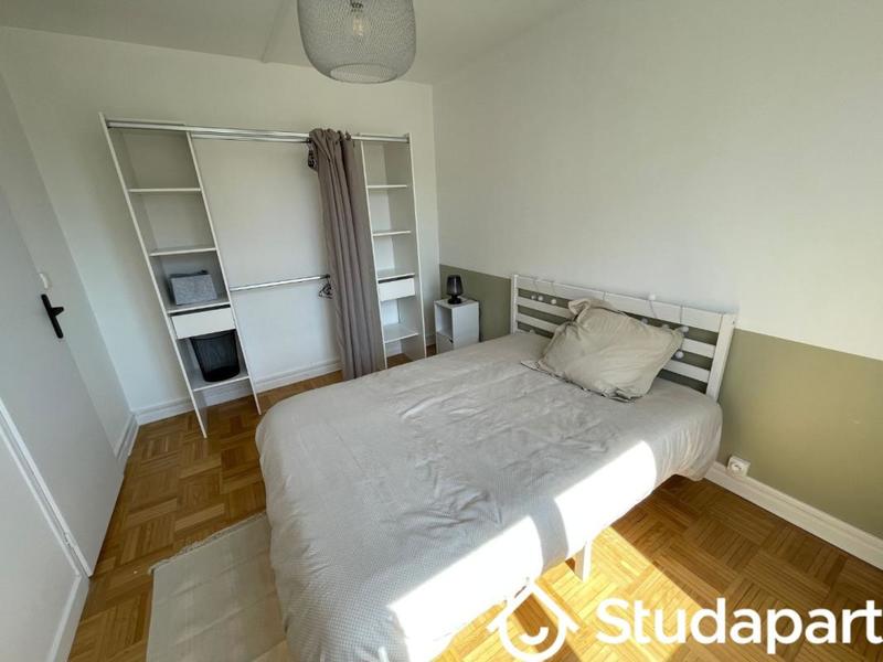 Chambre - 11 m² - 1 pièce