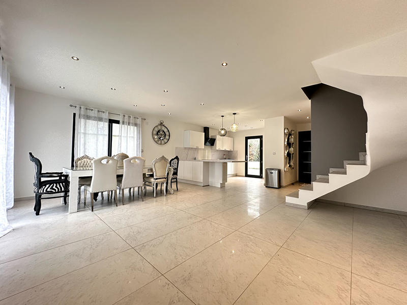 Maison - 103 m² - 4 pièces