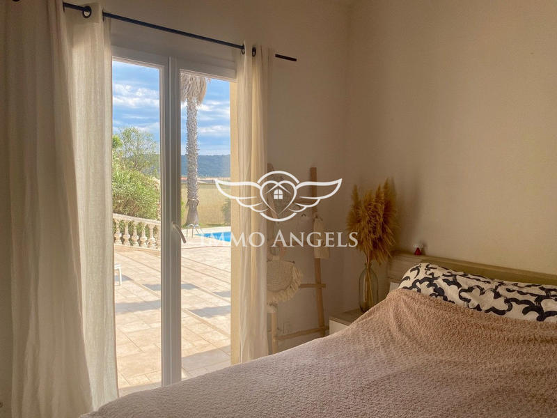 Maison traditionnelle - 165 m² - 7 pièces