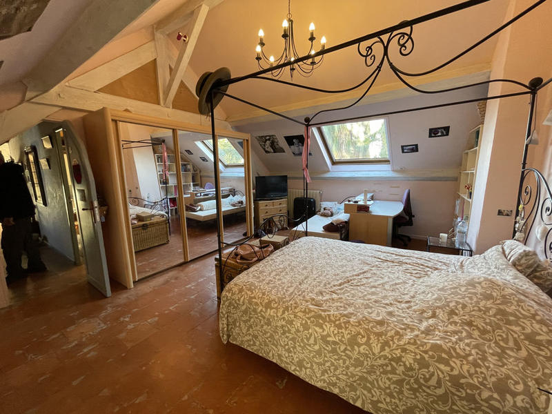 Propriété - 350 m² - 8 pièces