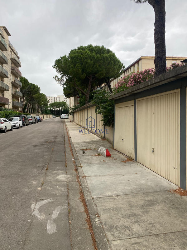 Parking / Garage - 14 m²