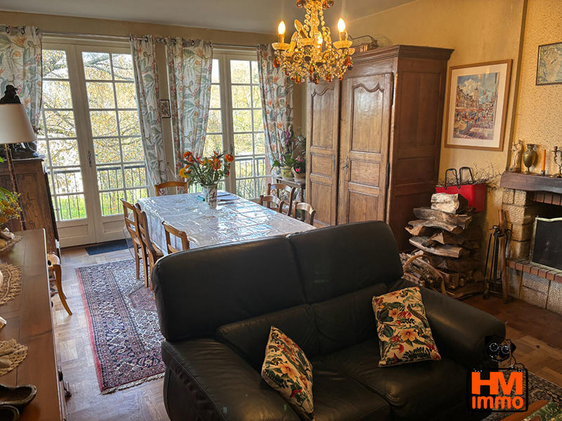 Maison - 164 m² - 8 pièces