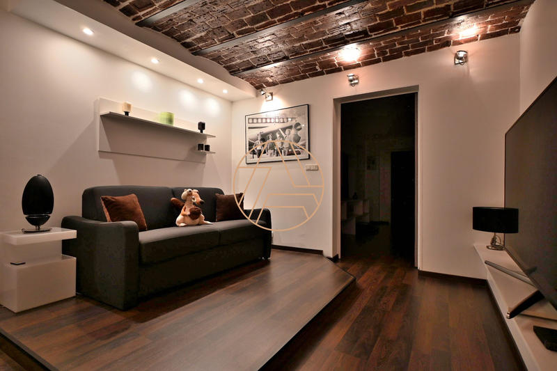 Loft - 202 m² - 8 pièces