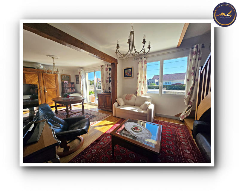 Maison traditionnelle - 200 m² - 8 pièces