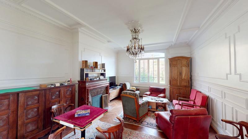 Maison - 315 m² - 9 pièces