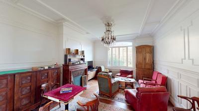 Maison - 315 m² - 9 pièces