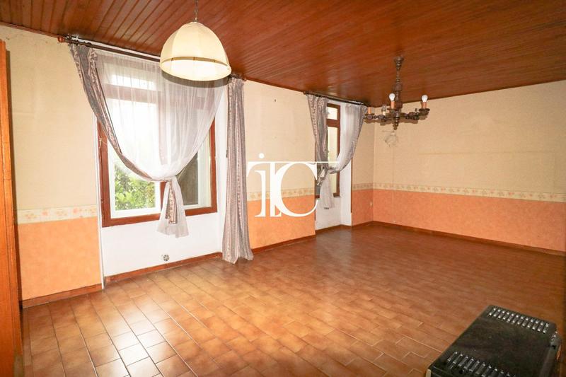 Maison - 180 m² - 7 pièces