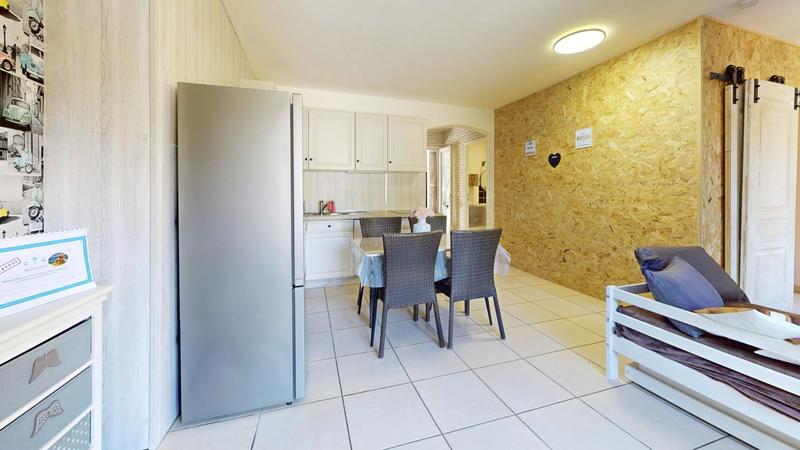 Maison - 181 m² - 9 pièces