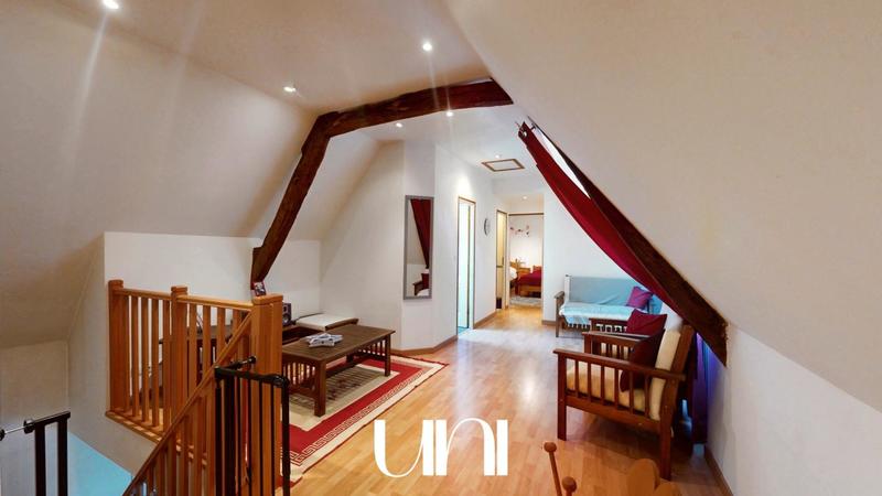 Maison - 209 m² - 7 pièces