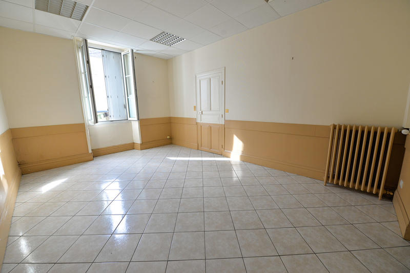 Local commercial - 75 m² - 3 pièces