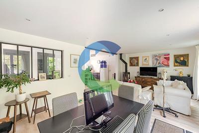 Pavillon - 125 m² - 6 pièces