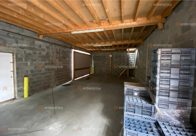 Local d'activité / Entrepôt - 200 m²