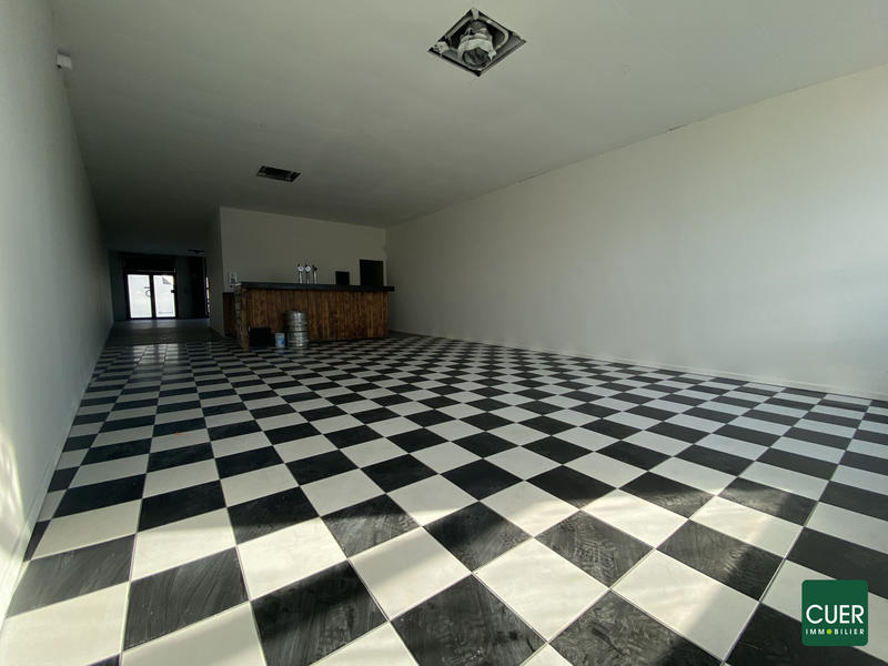 Local commercial - 128 m² - 2 pièces