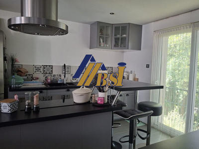 Maison traditionnelle - 149 m² - 7 pièces