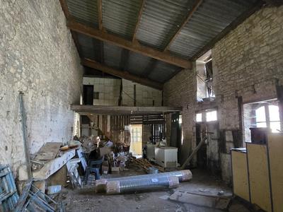 Immeuble - 200 m² - 1 pièce