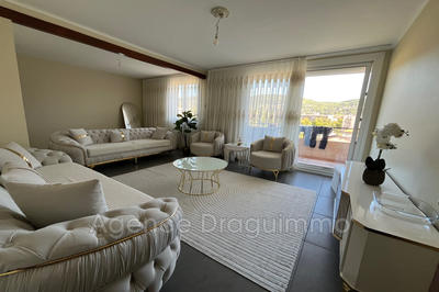 Appartement - 85 m² - 5 pièces