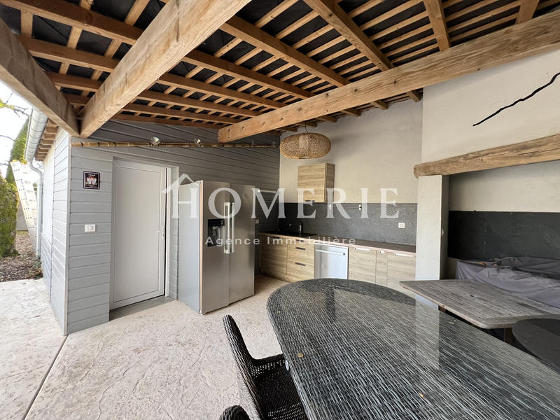 Maison - 232 m² - 7 pièces