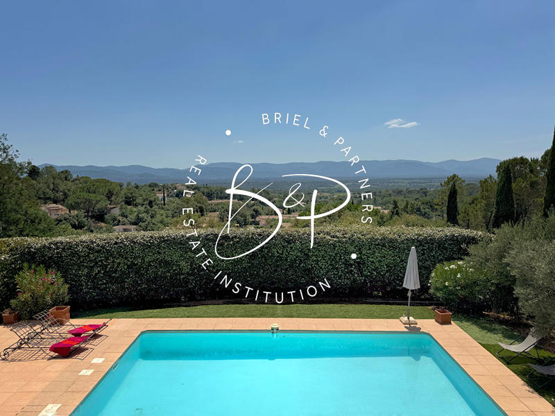 Maison - 267 m² - 8 pièces