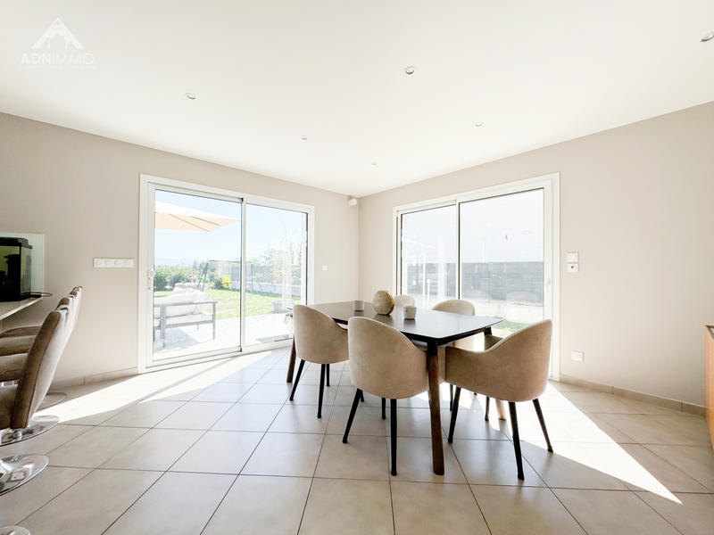 Maison - 120 m² - 5 pièces